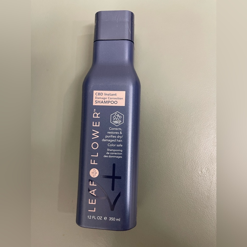 Leaf flower repair shampoo